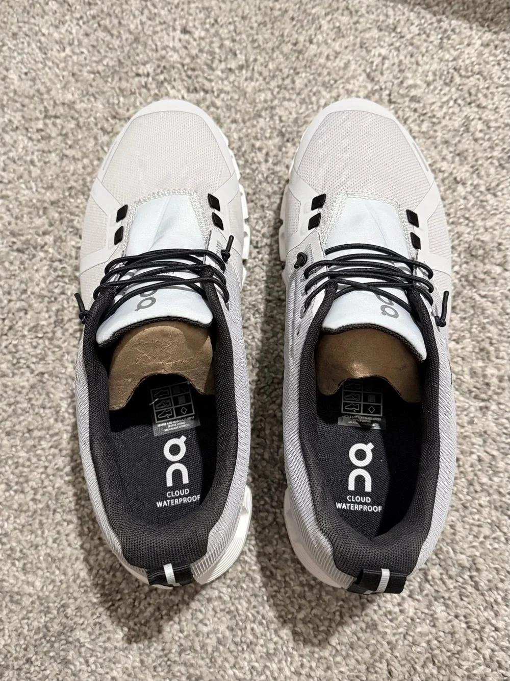 On Running breathable gray